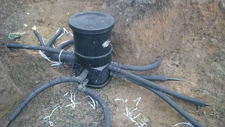Uncovered Ground source heat pump